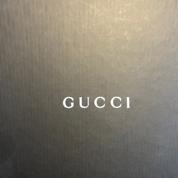 Authentic Gucci Sneakers - Size 39 - Picture 4 of 12